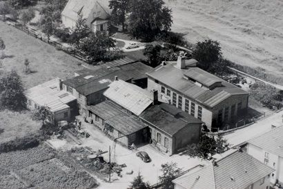 Schwarz-weißes Foto der Werkstatt